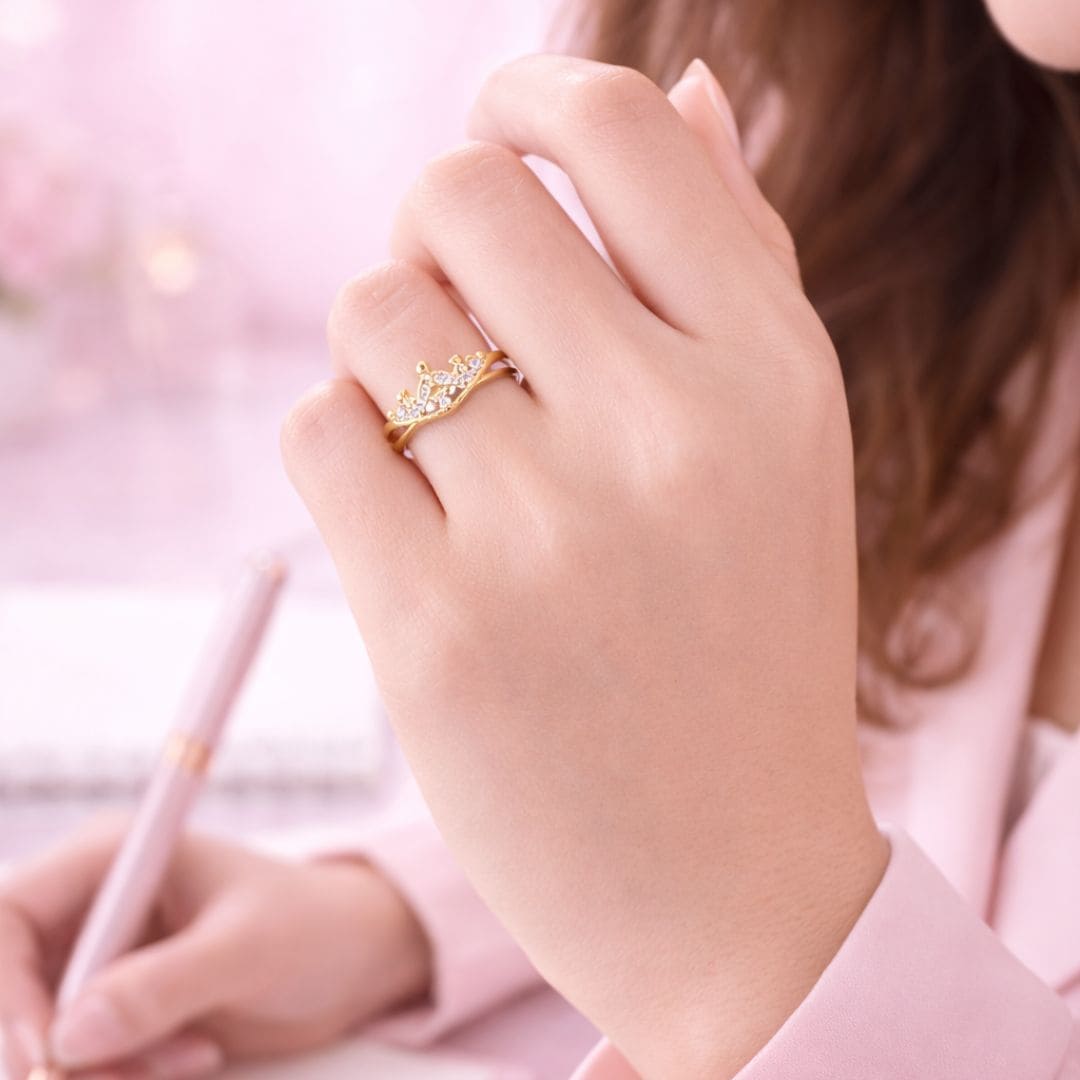 Radiant V-Spark Gold Ring