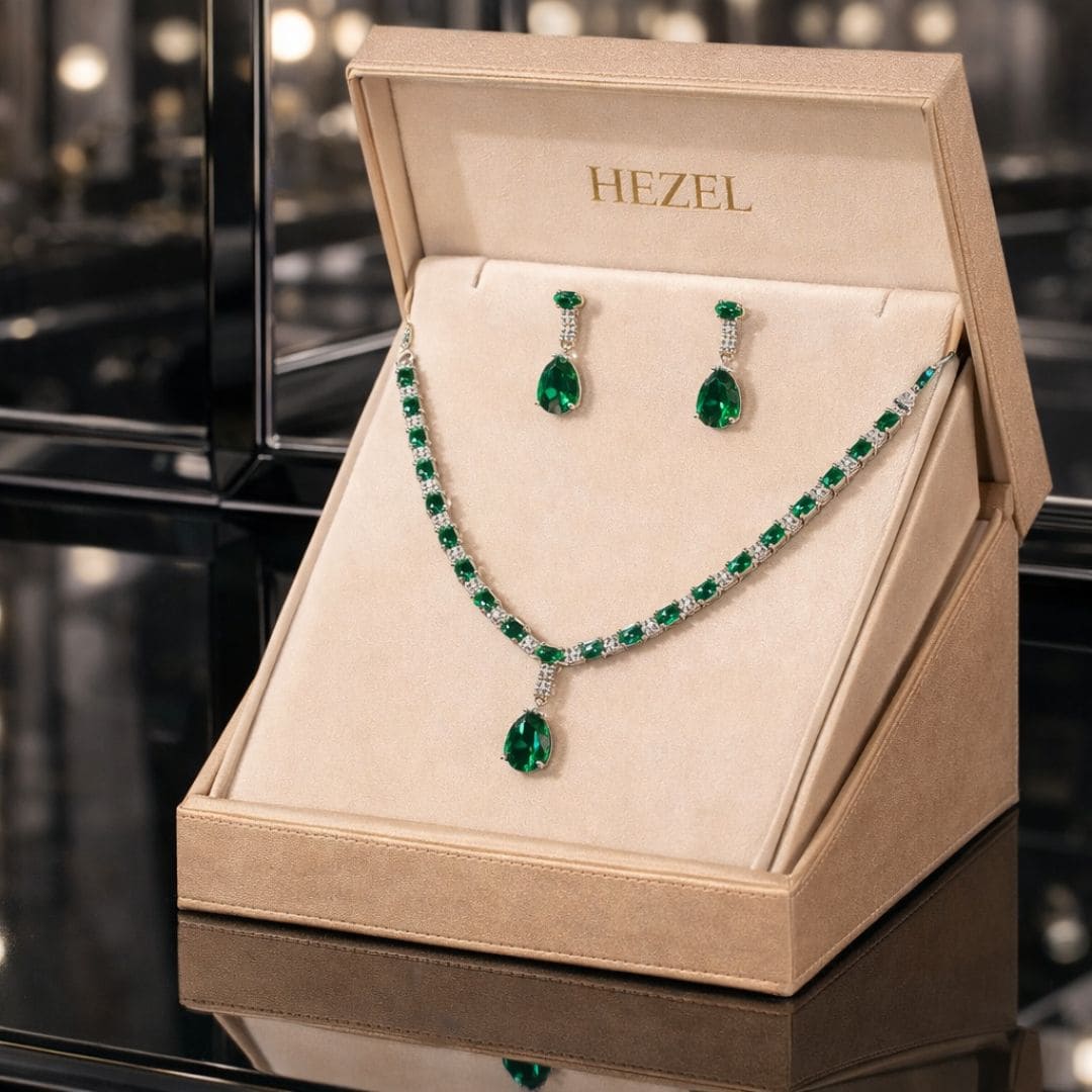 Emerald Shine Necklace Set