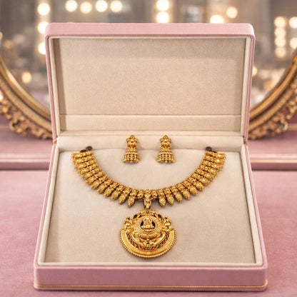 Maharani Gold Pendant Necklace Set