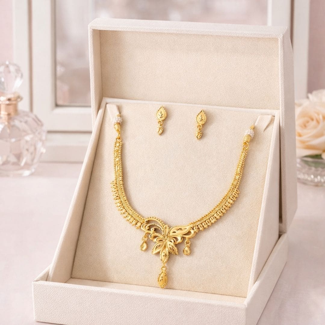Elegant Bow Gold Necklace Set